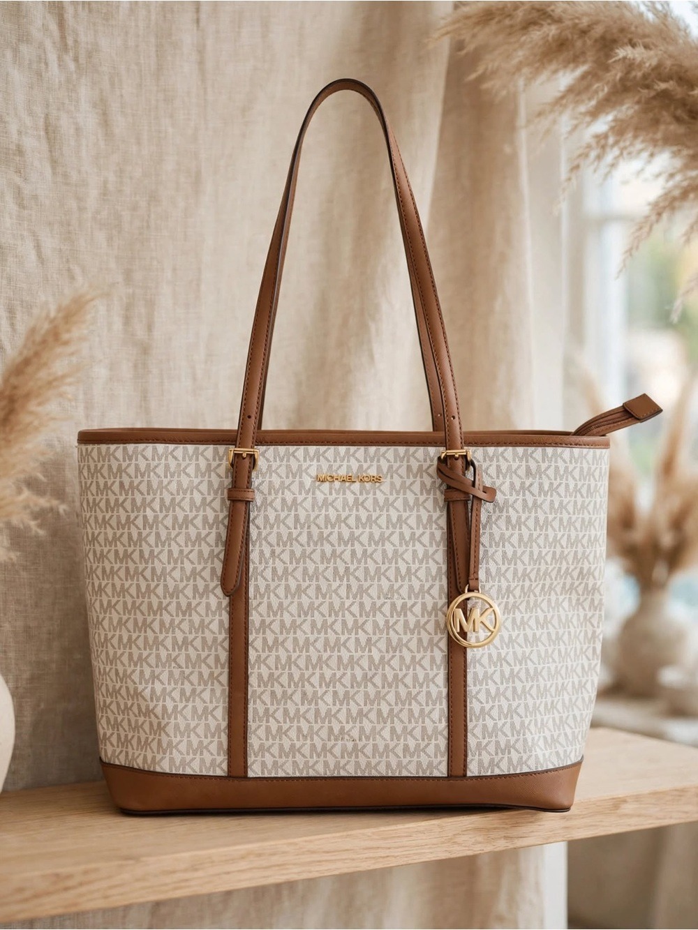 Like New Michael Kors Jet Set Travel Tote Vanilla MK Signature Acorn Brown